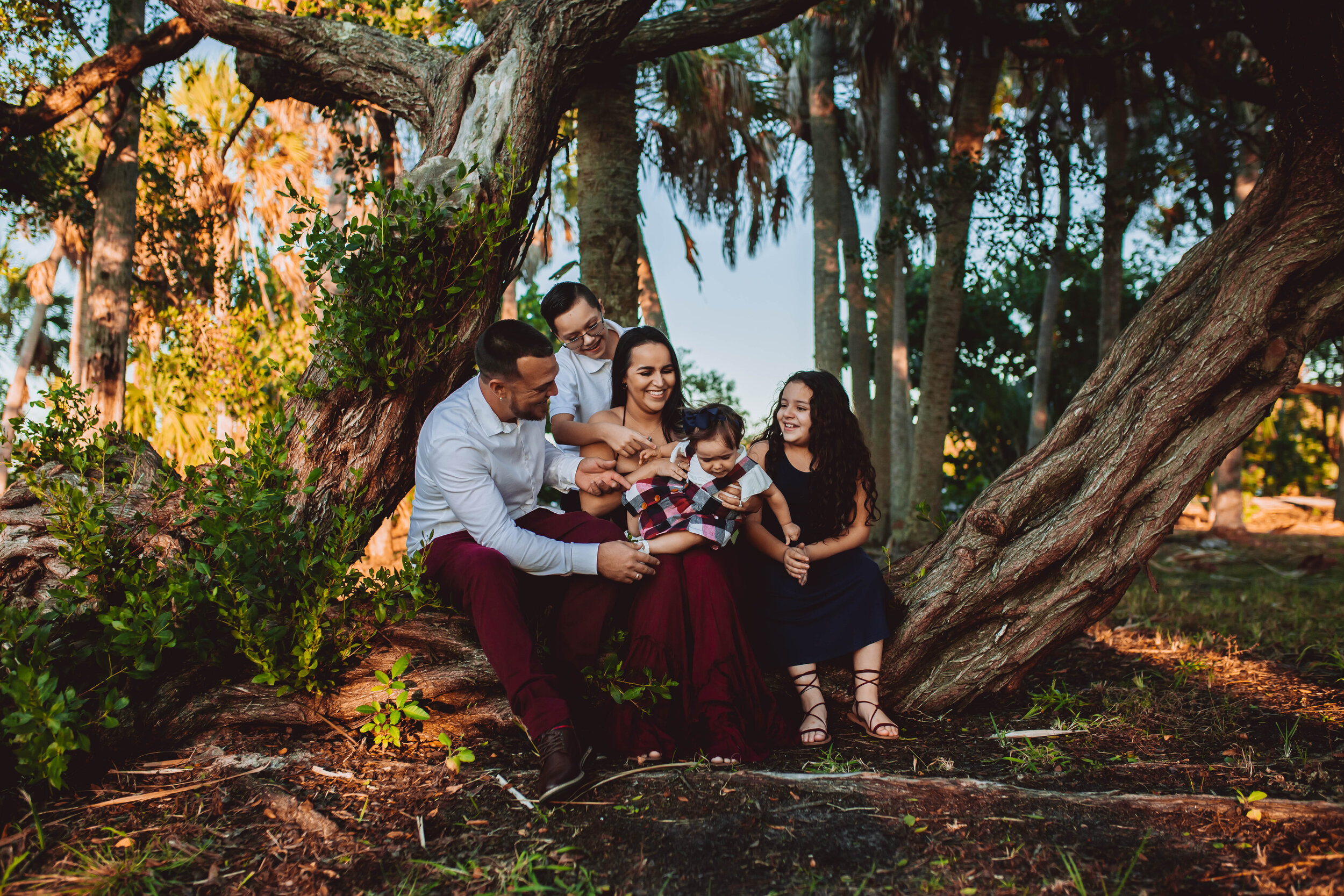 outdoor family portrait, riverview florida photographer 